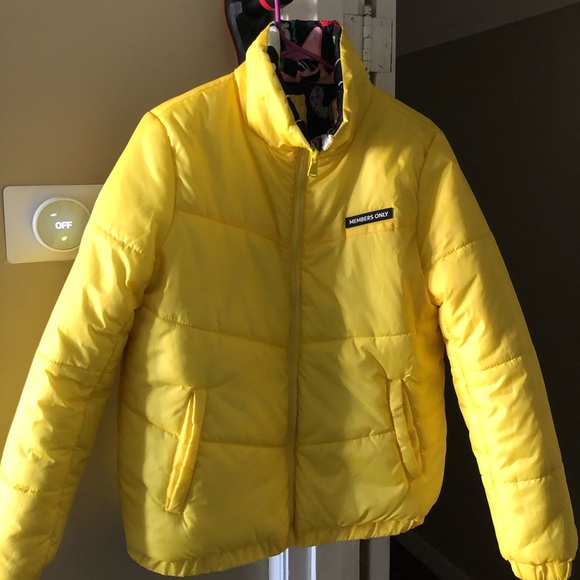 Reversible SpongeBob Jacket - Picture 1 of 3